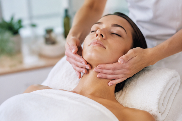 Gentle massage therapy supporting lymphatic system function and relaxation